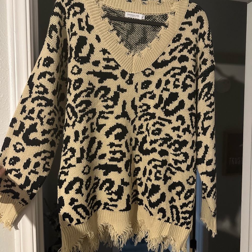 Leopard Print V-Neck Sweater - Picture 1 of 2